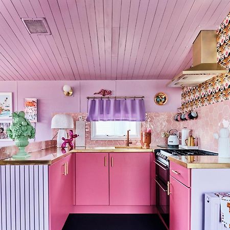 Fun Barbie Inspired, 6 Berth Caravan - Camber Sands Holiday Park, Near The Beach Exteriér fotografie